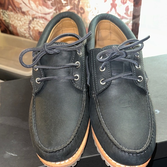 Timberland Navy Blue and Tan Men's 3 eye lace up shoes. - Picture 1 of 7